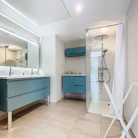 Standing Avec Terrasse, Piscine Et Acces Plage, 2 Chambres, Climatise, Parking, Pmr - Fr-1-770-28 Apartamento *